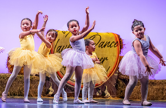 LAVEEN DANCE 1 30 SHOW-134