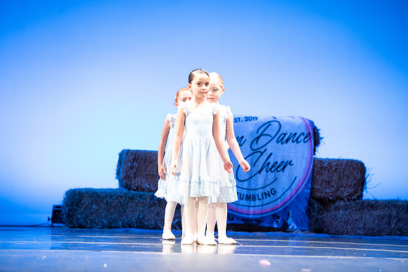 LAVEEN DANCE 1 30 SHOW-085