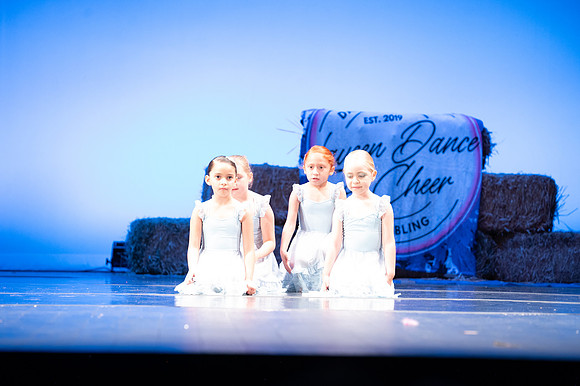 LAVEEN DANCE 1 30 SHOW-090