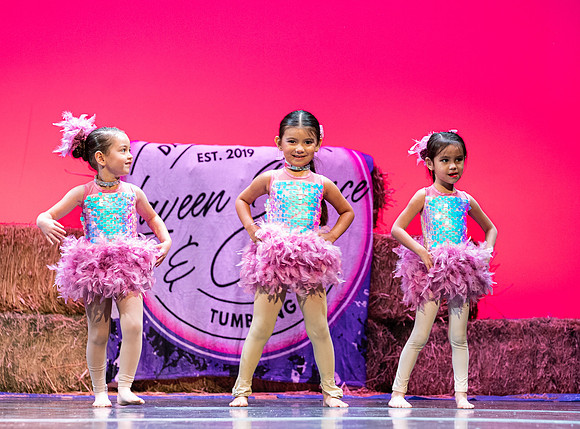 LAVEEN DANCE 1 30 SHOW-063