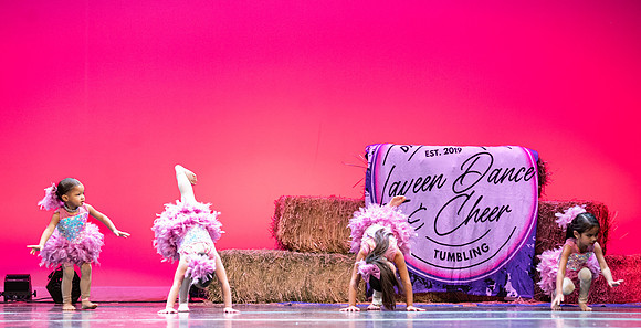 LAVEEN DANCE 1 30 SHOW-066