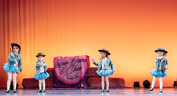 LAVEEN DANCE 1 30 SHOW-170