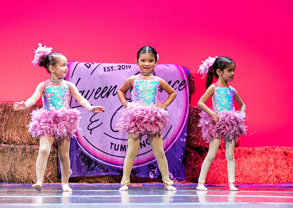 LAVEEN DANCE 1 30 SHOW-064