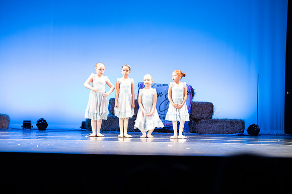 LAVEEN DANCE 1 30 SHOW-096