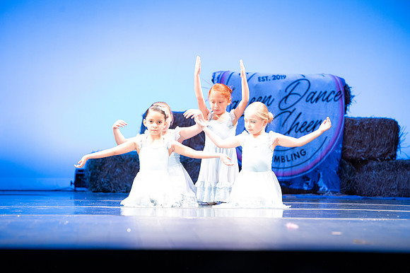 LAVEEN DANCE 1 30 SHOW-092