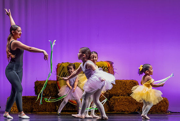 LAVEEN DANCE 1 30 SHOW-144