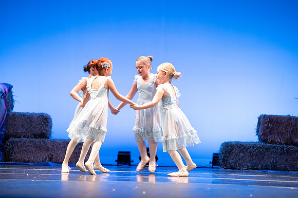LAVEEN DANCE 1 30 SHOW-078