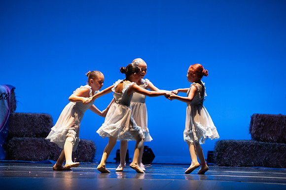 LAVEEN DANCE 1 30 SHOW-081