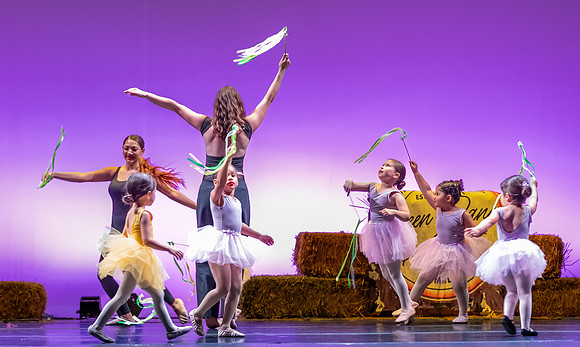 LAVEEN DANCE 1 30 SHOW-143