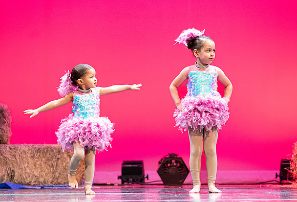 LAVEEN DANCE 1 30 SHOW-059