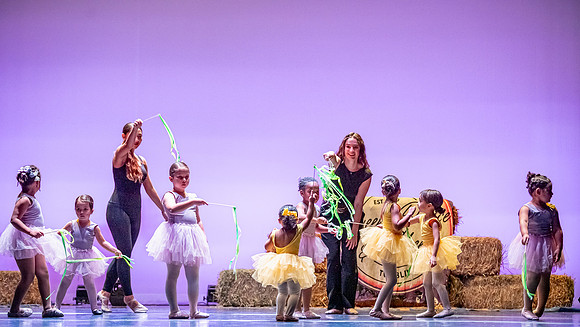 LAVEEN DANCE 1 30 SHOW-138