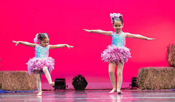 LAVEEN DANCE 1 30 SHOW-054