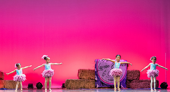 LAVEEN DANCE 1 30 SHOW-060