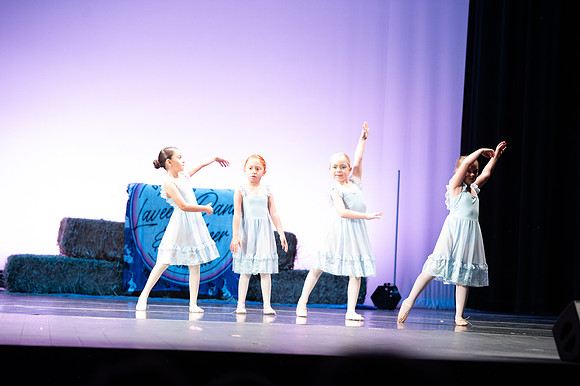 LAVEEN DANCE 1 30 SHOW-107