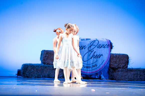 LAVEEN DANCE 1 30 SHOW-084