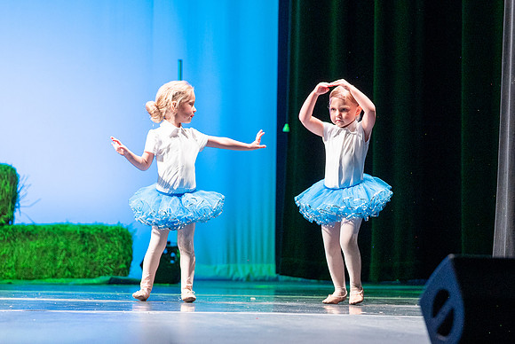 LAVEEN DANCE 1 30 SHOW-125