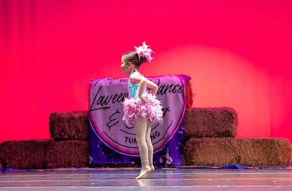 LAVEEN DANCE 1 30 SHOW-050