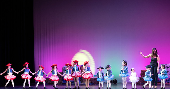 LAVEEN DANCE 1 30 SHOW-171