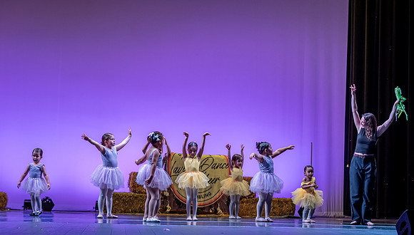 LAVEEN DANCE 1 30 SHOW-136