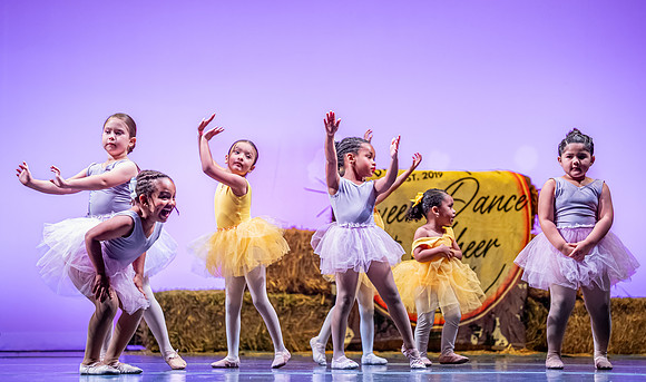 LAVEEN DANCE 1 30 SHOW-133