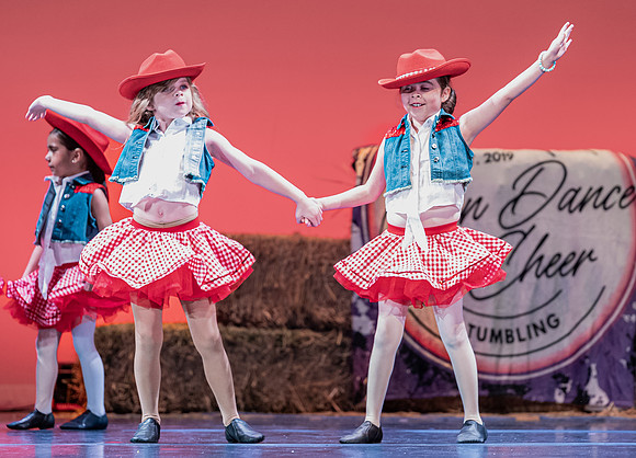 LAVEEN DANCE 1 30 SHOW-159