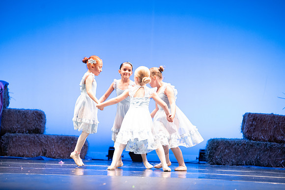 LAVEEN DANCE 1 30 SHOW-077