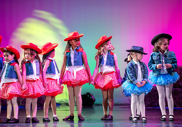 LAVEEN DANCE 1 30 SHOW-173