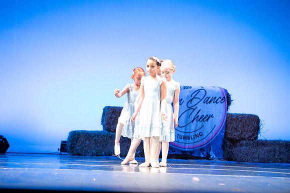LAVEEN DANCE 1 30 SHOW-083