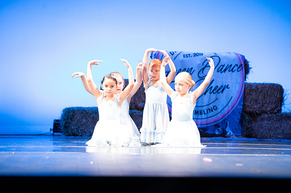 LAVEEN DANCE 1 30 SHOW-091