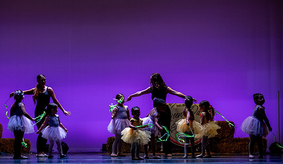 LAVEEN DANCE 1 30 SHOW-140