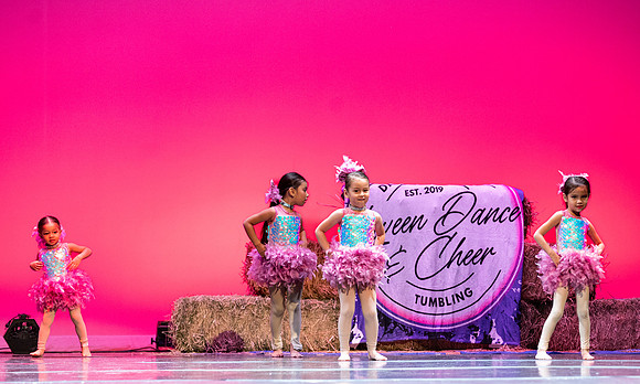 LAVEEN DANCE 1 30 SHOW-062