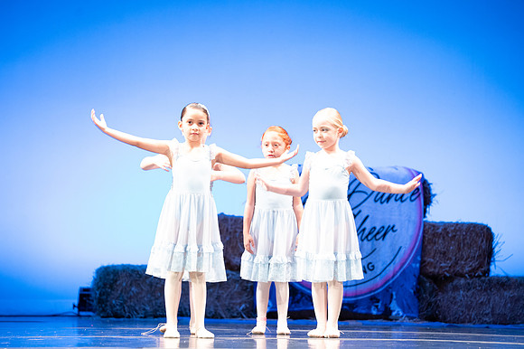 LAVEEN DANCE 1 30 SHOW-094