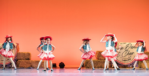 LAVEEN DANCE 1 30 SHOW-152