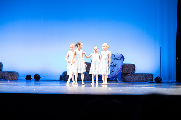 LAVEEN DANCE 1 30 SHOW-095