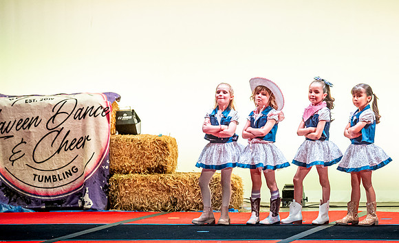 LAVEEN DANCE 4 30 SHOW 1st HALF-139