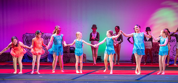 LAVEEN DANCE 4 30 SHOW 2nd HALF-154