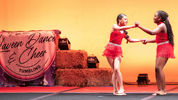 LAVEEN DANCE 4 30 SHOW 2nd HALF-050