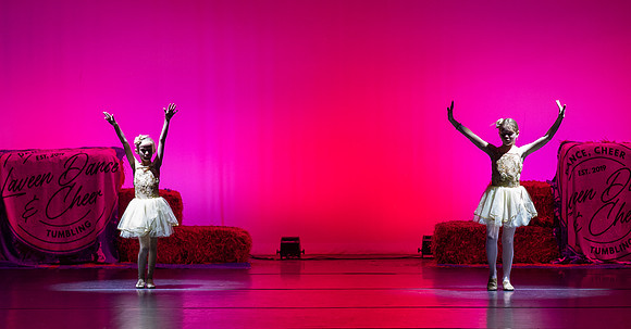 LAVEEN DANCE 7 30 SHOW 2nd HALF-080
