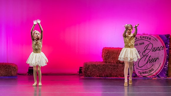 LAVEEN DANCE 7 30 SHOW 2nd HALF-082