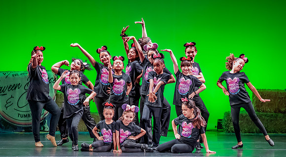 LAVEEN DANCE 7 30 SHOW 2nd HALF-136